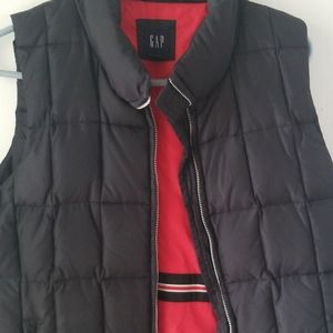 Gap Women's puffer vest